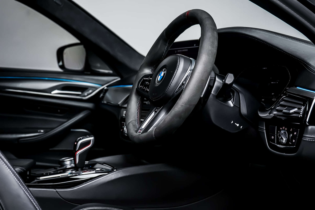 BMW M5 Saloon 4.4 M5 Saloon 201313 Blue #9
