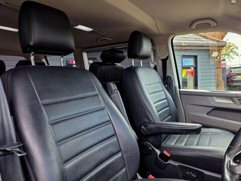 Volkswagen Transporter Shuttle Se Blue #16