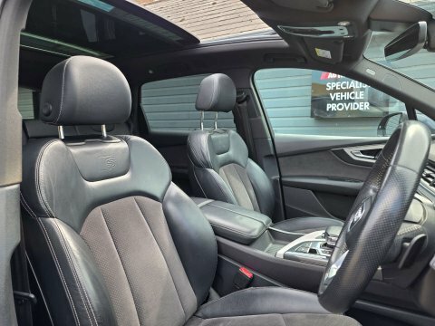 Audi Q7   #18