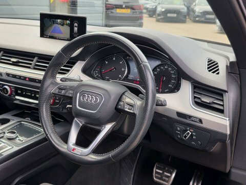Audi Q7   #14