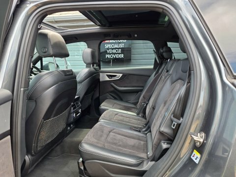 Audi Q7   #23