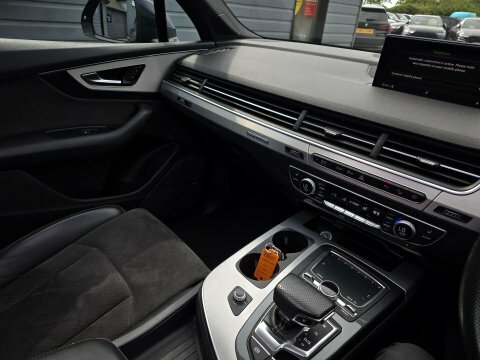Audi Q7   #30