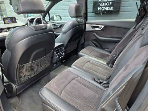 Audi Q7   #24