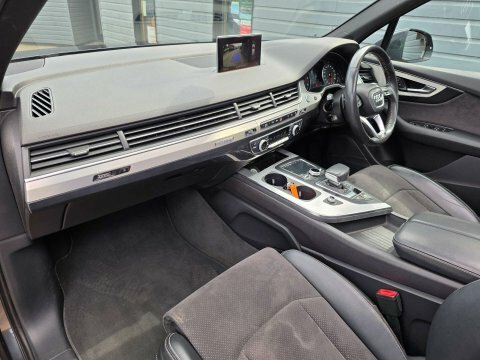 Audi Q7   #16
