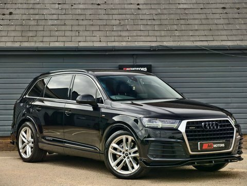 Audi Q7 3.0 Tdi V6 Black #4