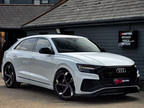 Audi Q8 3.0 Tdi V6 ME19UJU White #3