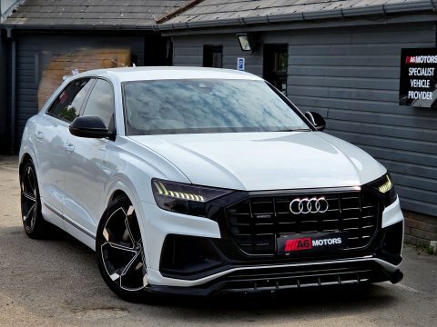 Audi Q8 3.0 Tdi V6 ME19UJU White #2