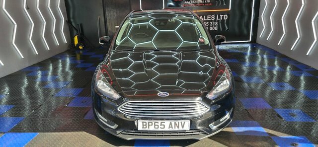 Ford Focus 1.0T Ecoboost Titanium Hatchback Black #4