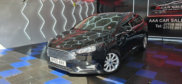 Ford Focus 1.0T Ecoboost Titanium Hatchback Black #2