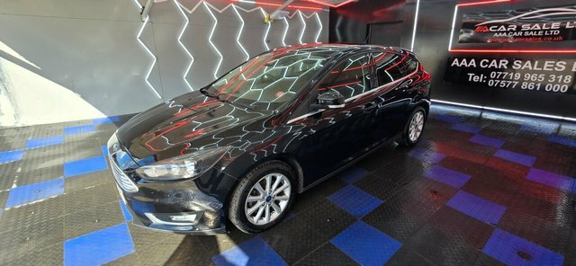 Ford Focus 1.0T Ecoboost Titanium Hatchback Black #6