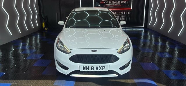 Ford Focus 1.0T Ecoboost St-line Hatchback White #4