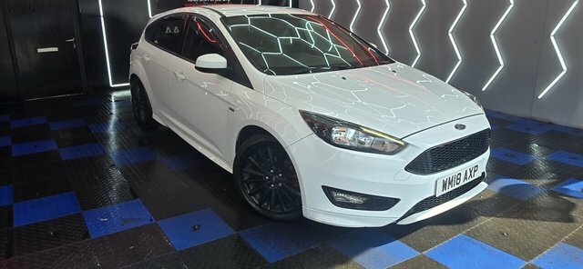 Ford Focus 1.0T Ecoboost St-line Hatchback White