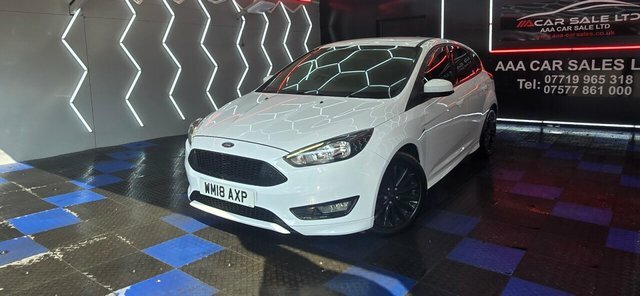 Ford Focus 1.0T Ecoboost St-line Hatchback White #2