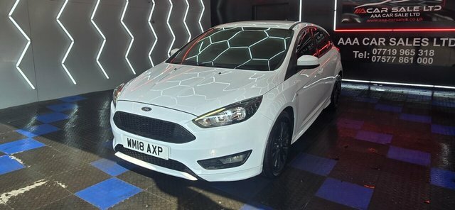 Ford Focus 1.0T Ecoboost St-line Hatchback White #5