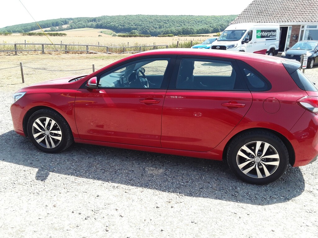 Hyundai I30 Hatchback 1.6 I30 Se 1.6 D 110Ps 2018 Red #4