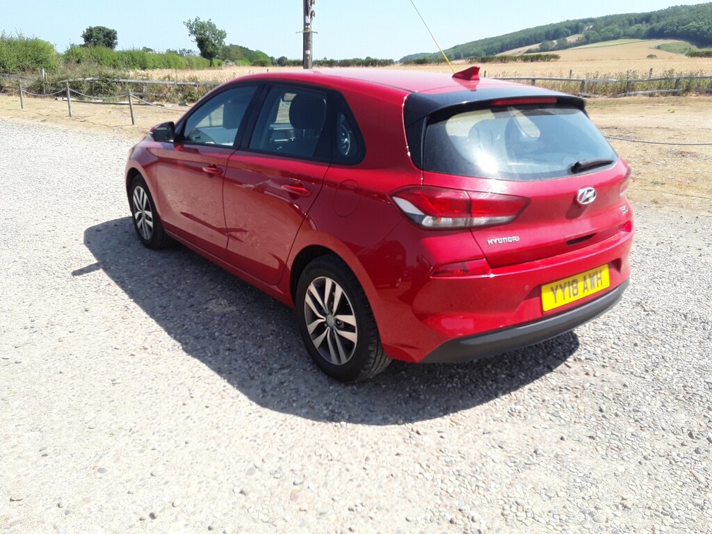 Hyundai I30 Hatchback 1.6 I30 Se 1.6 D 110Ps 2018 Red #5