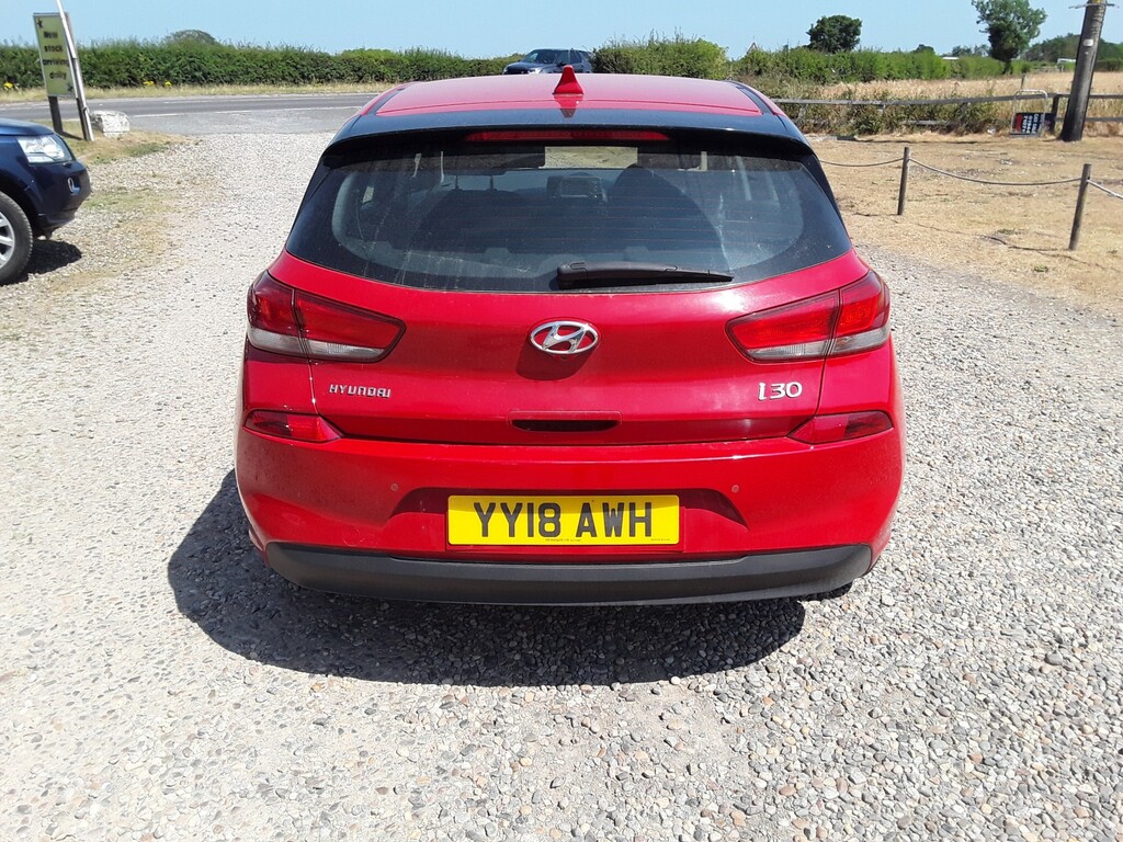 Hyundai I30 Hatchback 1.6 I30 Se 1.6 D 110Ps 2018 Red #6