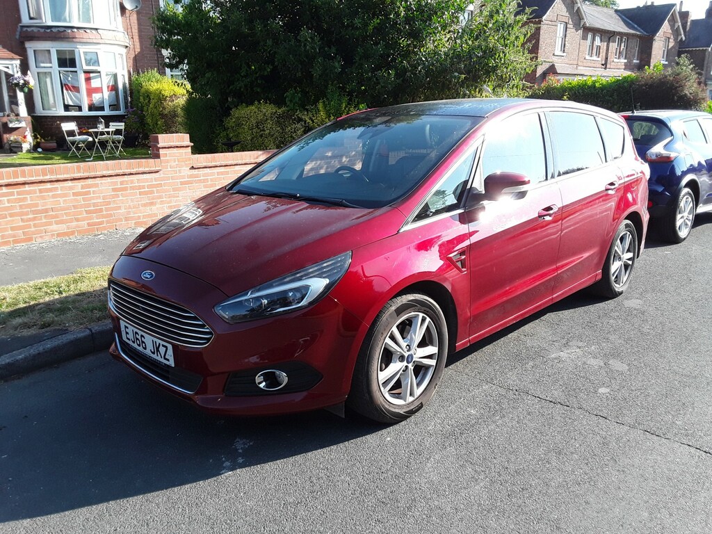 Ford S-Max Mpv 2.0 Tdci Titanium 2016 Red #3