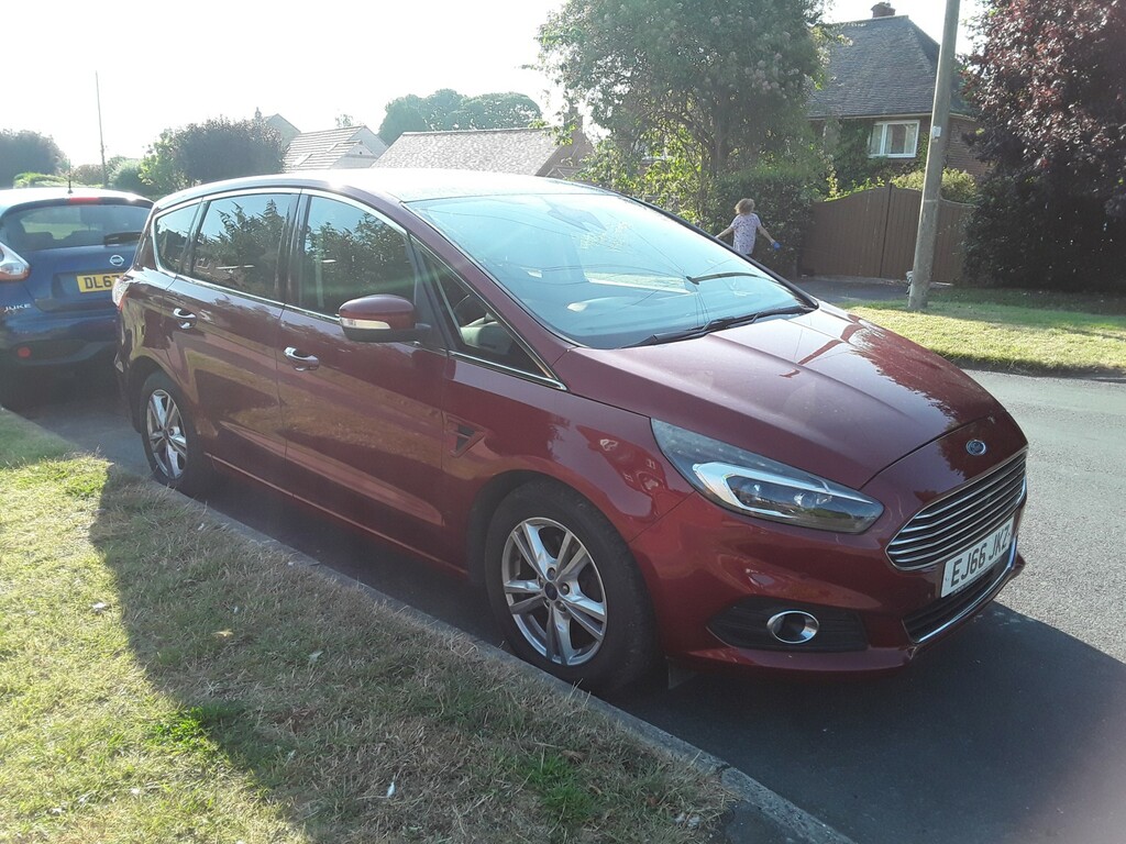 Ford S-Max Mpv 2.0 Tdci Titanium 2016 Red