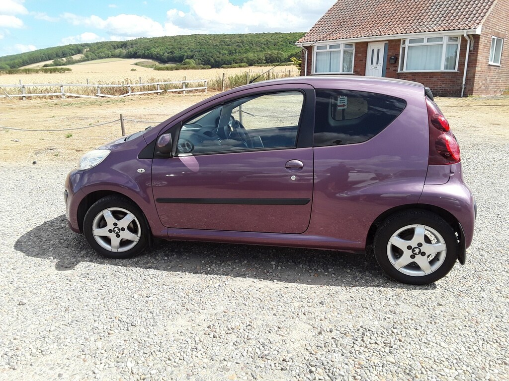 Peugeot 107 1.0 12V Allure Purple #4