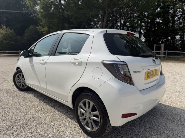 Toyota Yaris 1.33 Dual Vvt-i Icon Plus Hatchback Man White #6