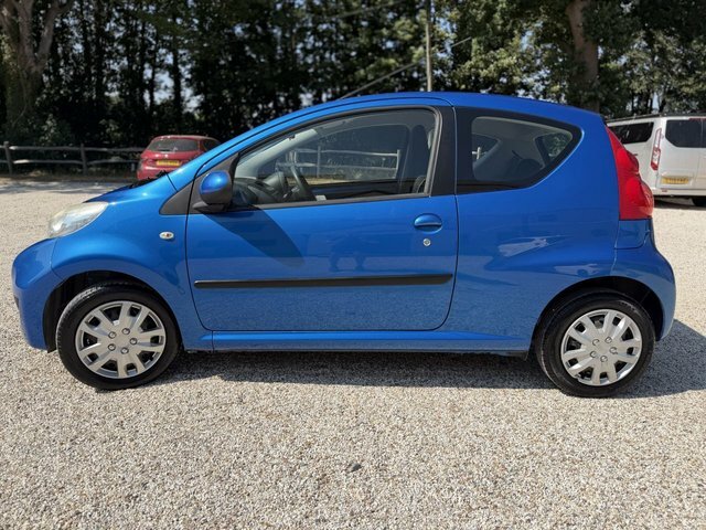 Peugeot 107 1.0 12V Urban Hatchback 2 Tronic Euro 4 Blue #2