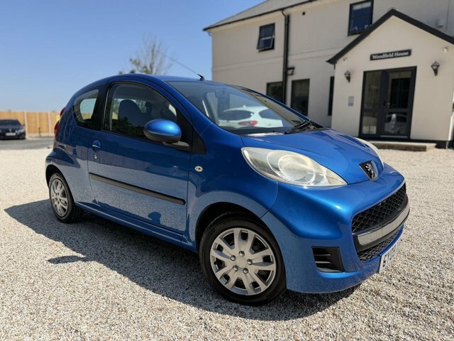 Peugeot 107 1.0 12V Urban Hatchback 2 Tronic Euro 4 GY09XBJ Blue