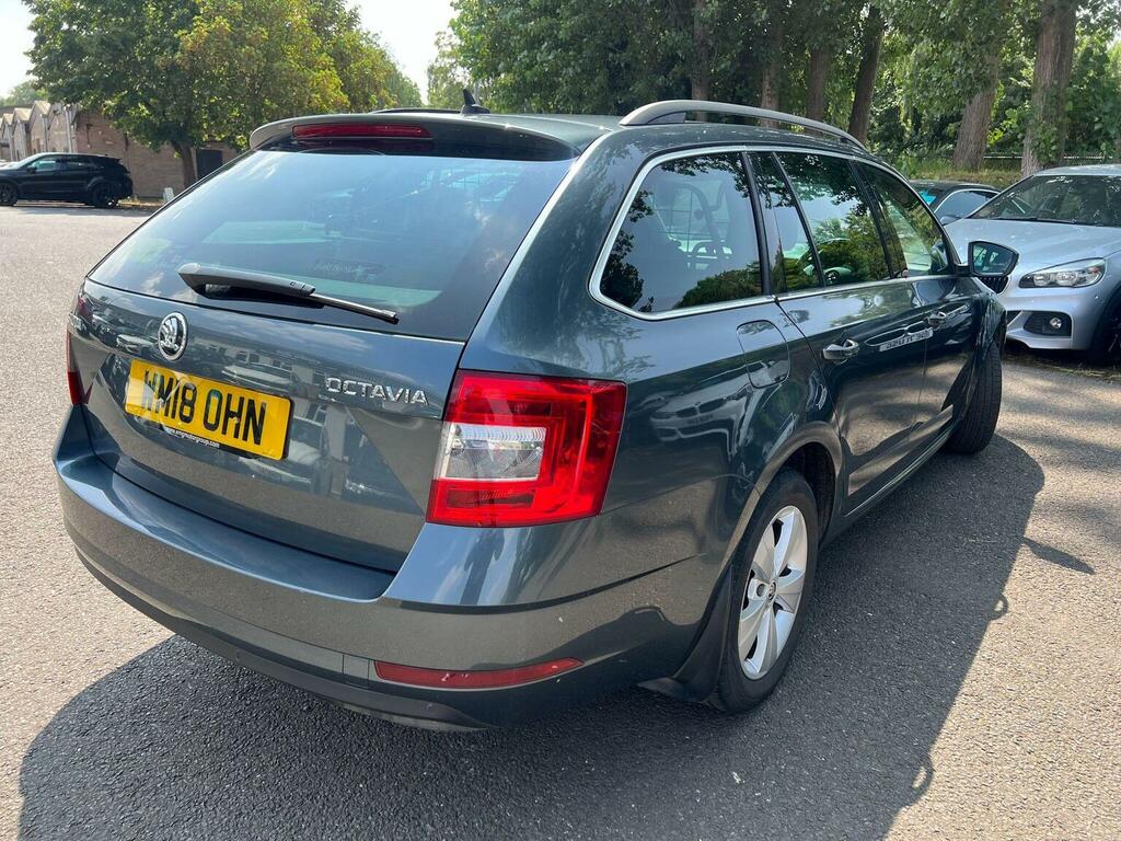 Skoda Octavia Estate 1.6 Tdi Se Technology Dsg Euro 6 Ss Grey #6