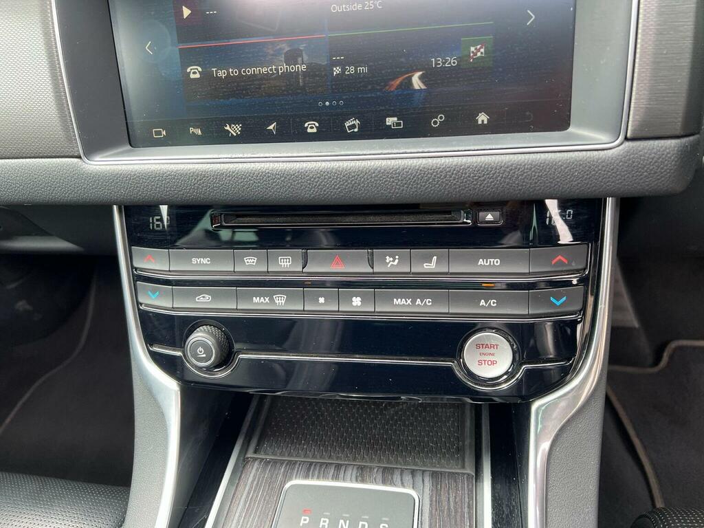Jaguar XF 2.0D 180 Prestige Red #38