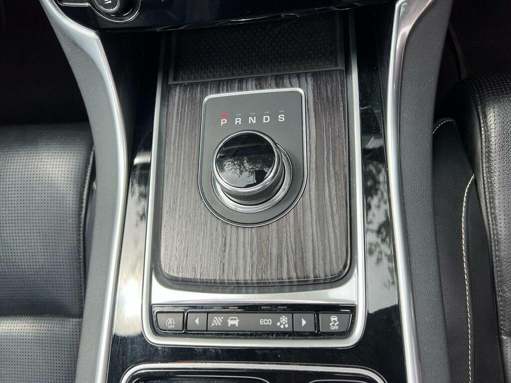 Jaguar XF 2.0D 180 Prestige Red #39