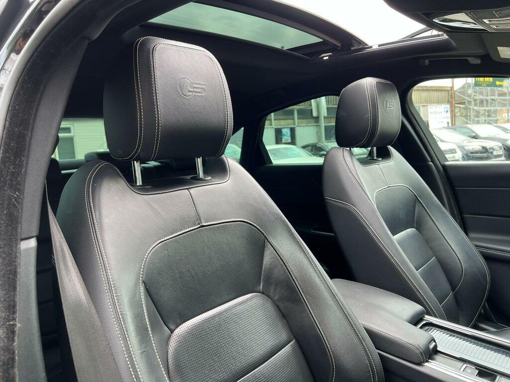 Jaguar XF 2.0D 180 Prestige Red #26