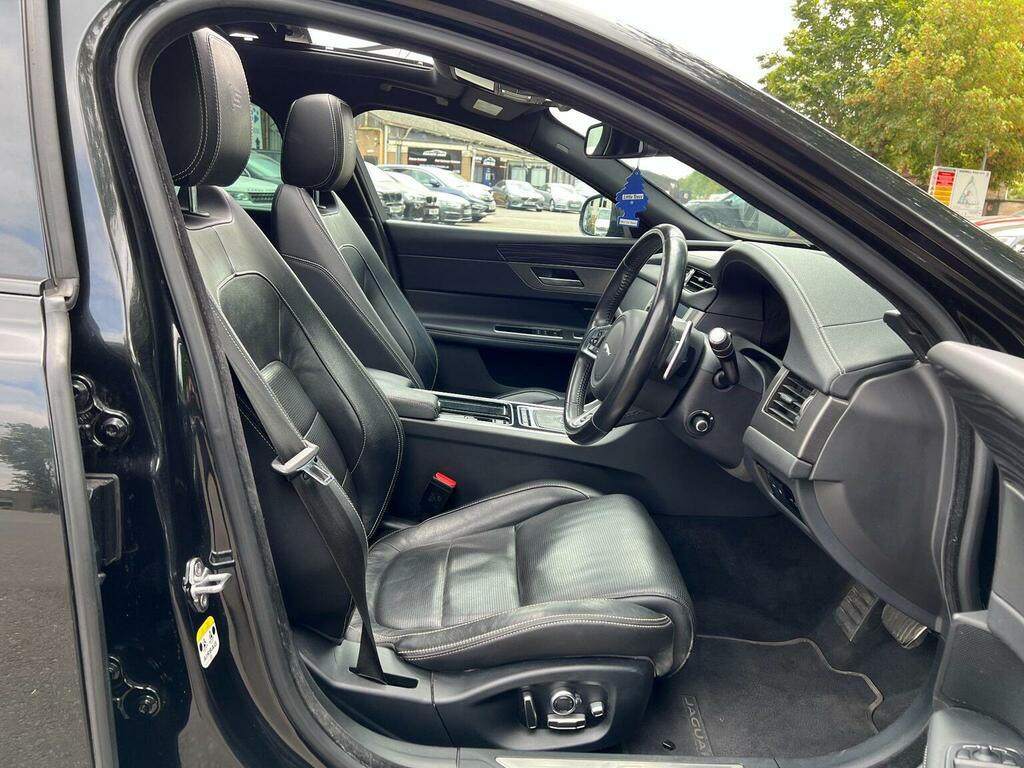 Jaguar XF 2.0D 180 Prestige Red #17