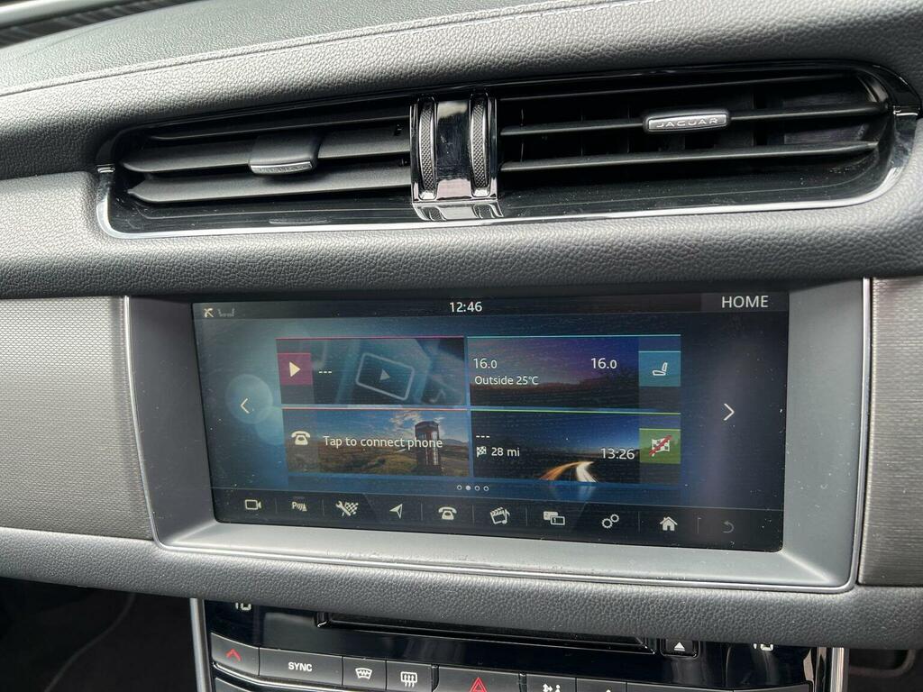 Jaguar XF 2.0D 180 Prestige Red #37