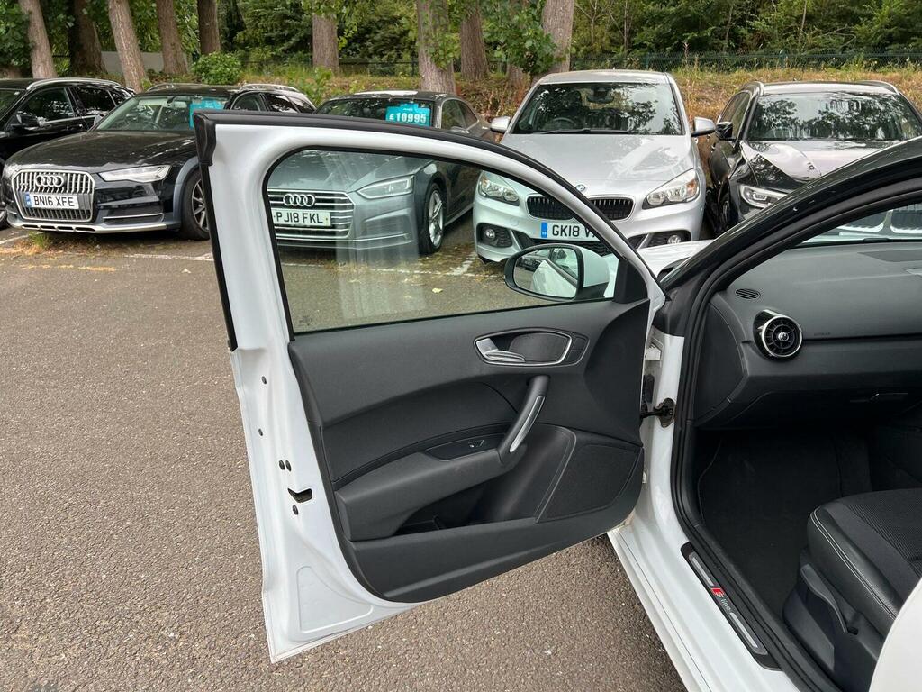 Audi A1 A1 Sportback Tdi Sport White #31