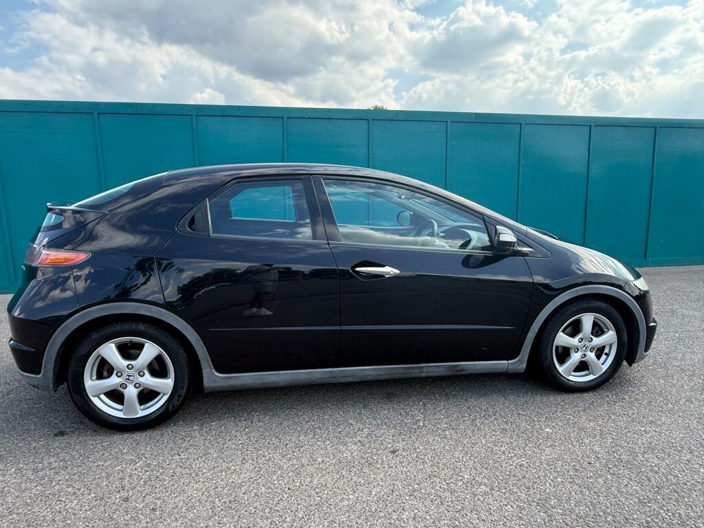 Honda Civic Hatchback 1.8 Silver #16