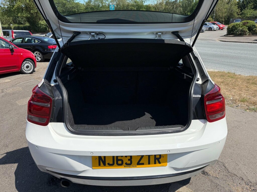 BMW 1 Series Hatchback Black #28