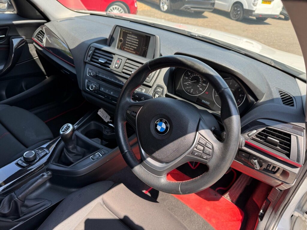 BMW 1 Series Hatchback Black #17