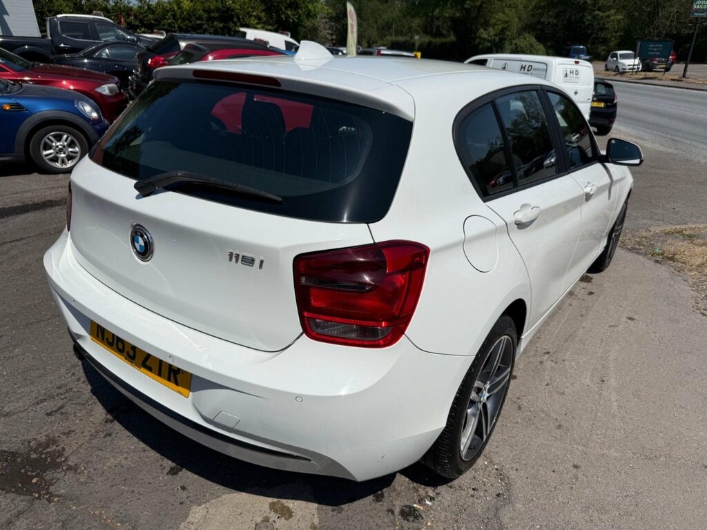 BMW 1 Series Hatchback Black #12