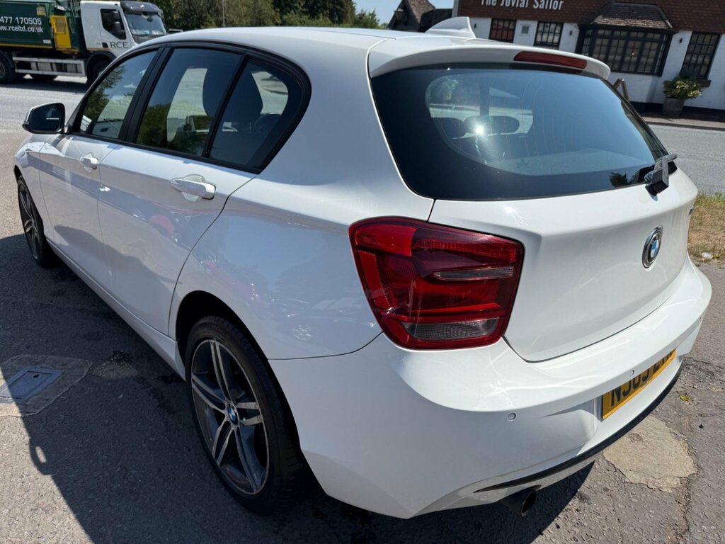 BMW 1 Series Hatchback Black #6