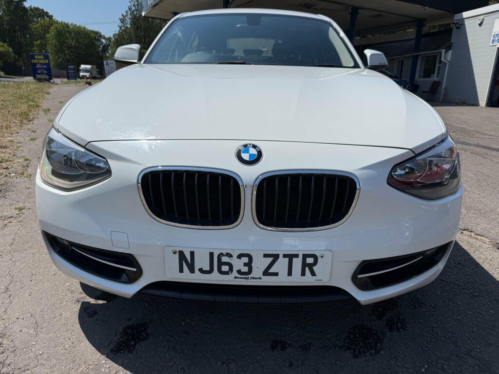 BMW 1 Series Hatchback Black #2