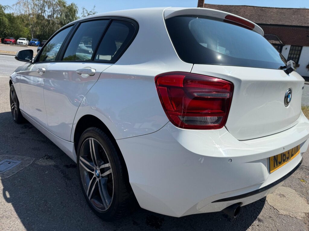 BMW 1 Series Hatchback Black #4