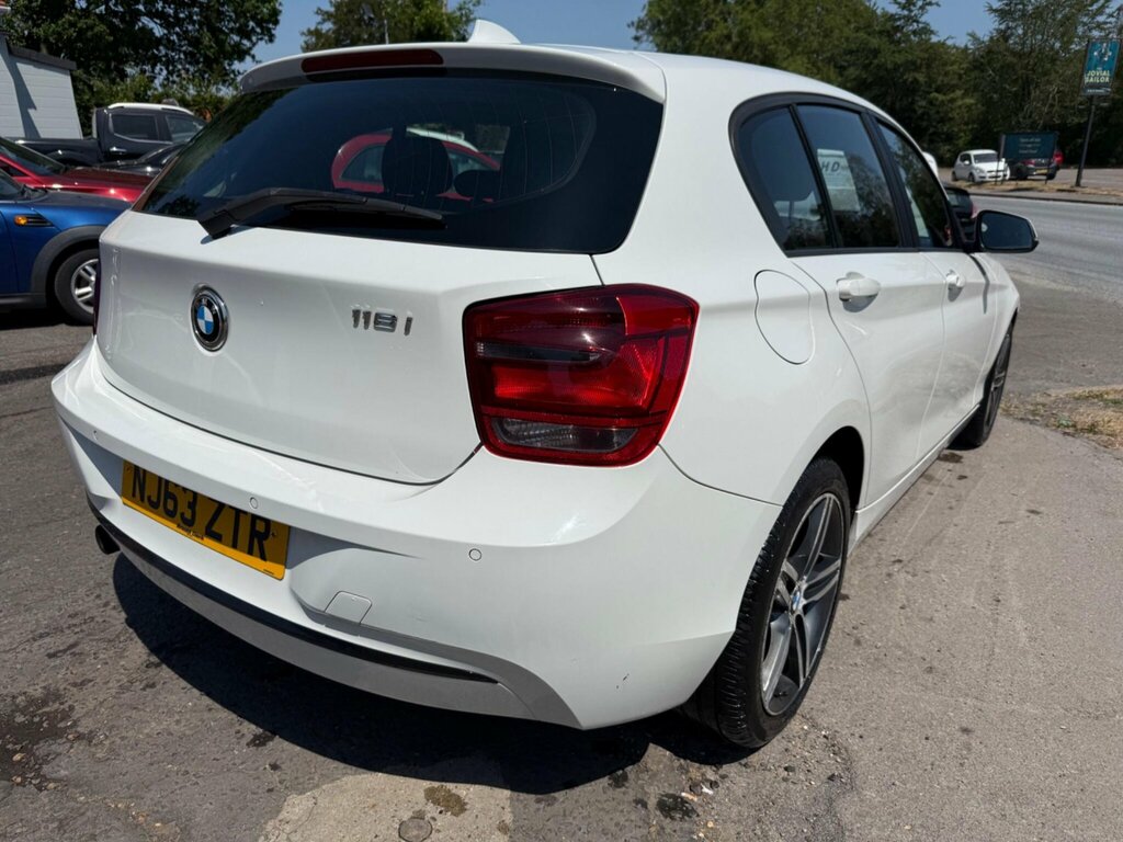 BMW 1 Series Hatchback Black #11