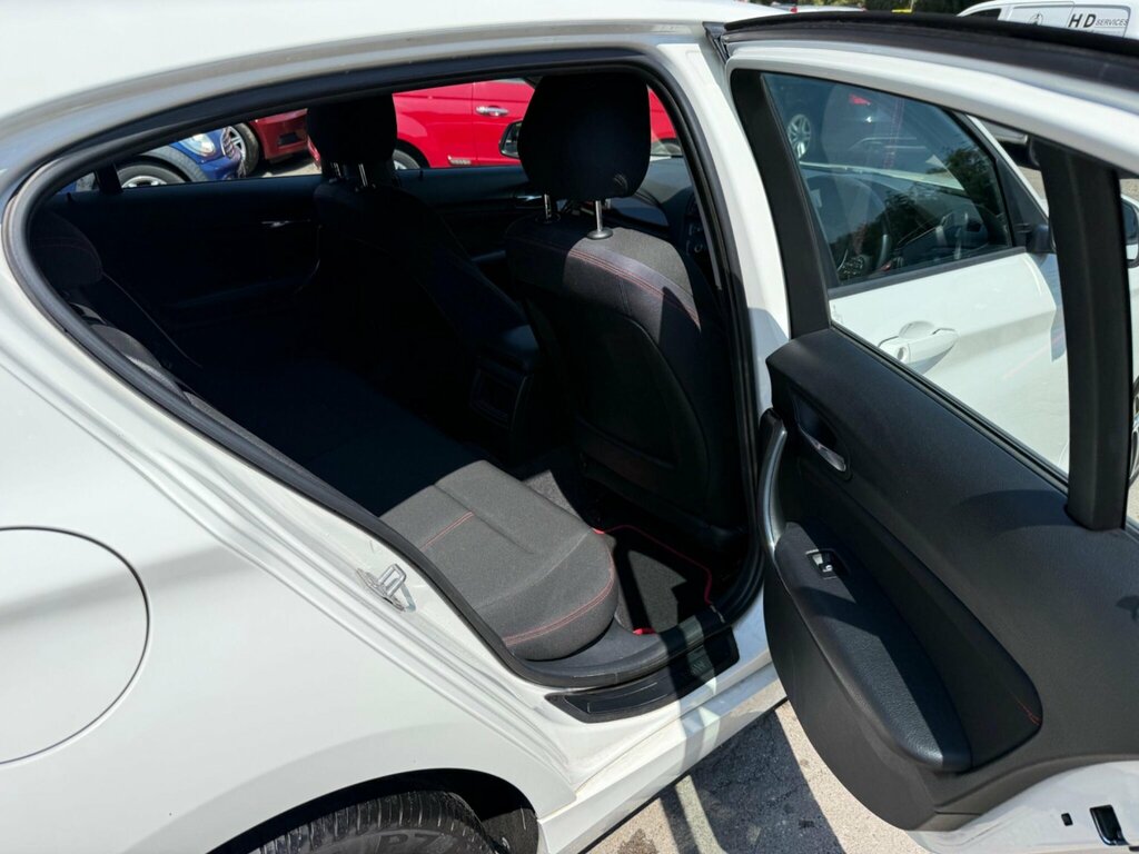 BMW 1 Series Hatchback Black #21