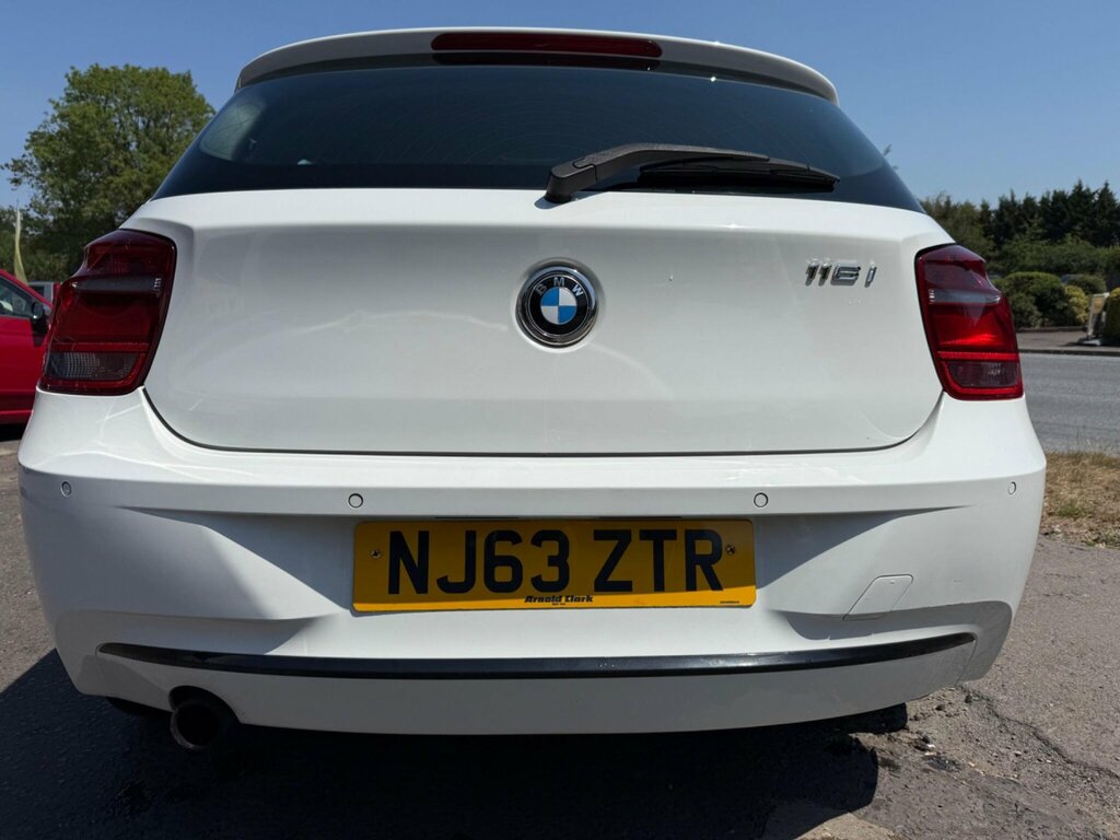 BMW 1 Series Hatchback Black #9
