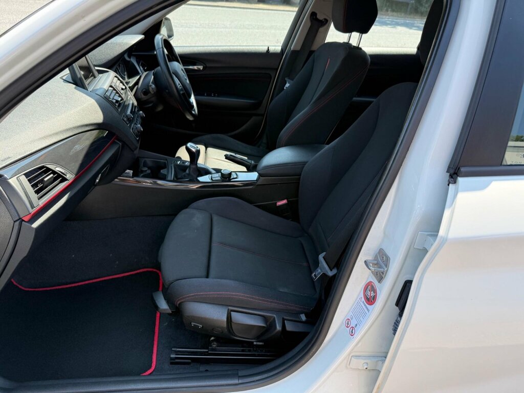BMW 1 Series Hatchback Black #30