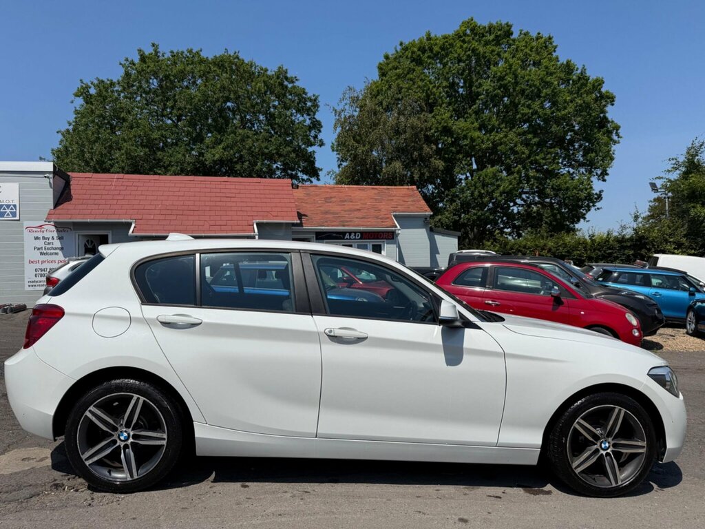 BMW 1 Series Hatchback Black #10