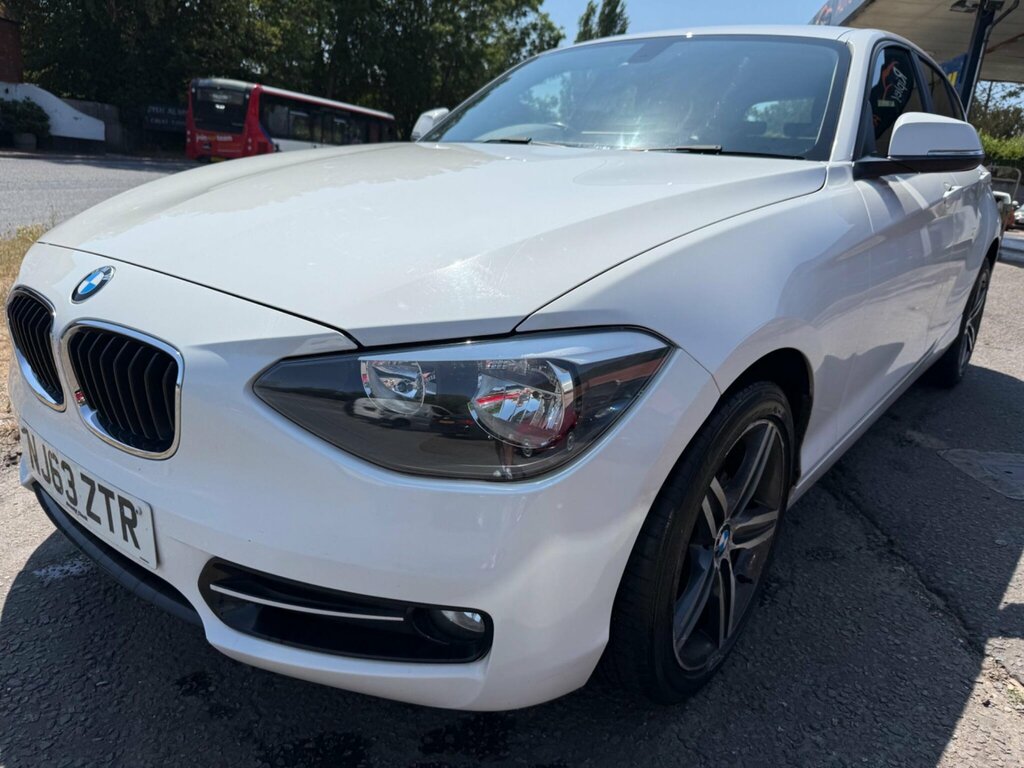 BMW 1 Series Hatchback Black #3