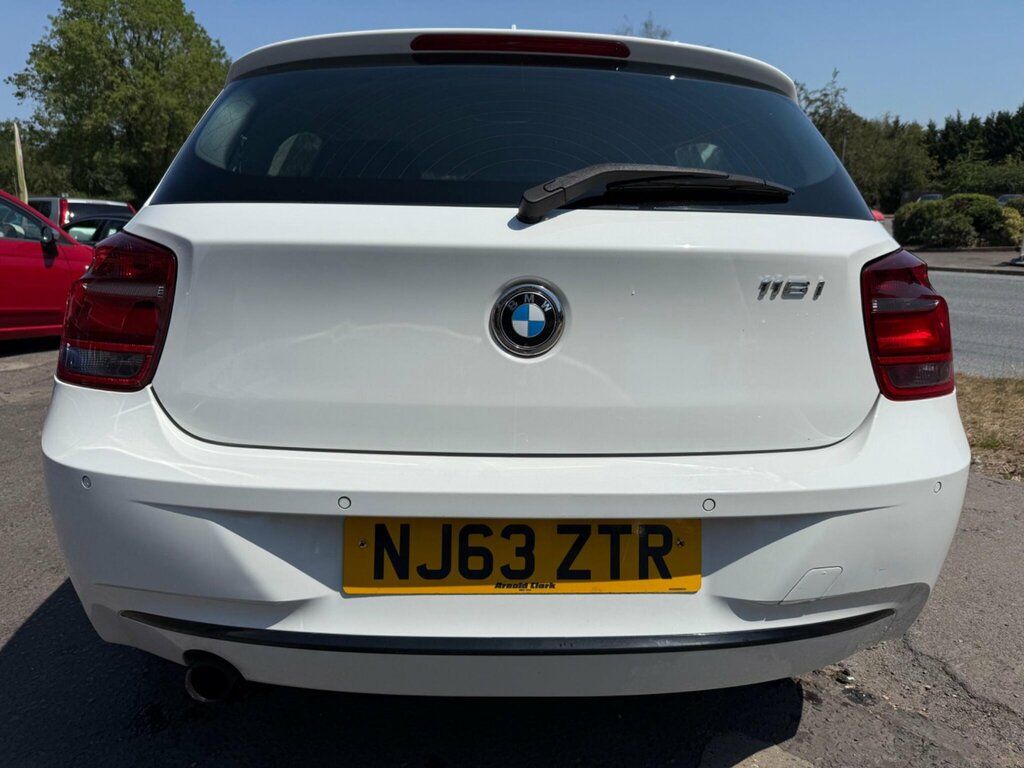 BMW 1 Series Hatchback Black #8