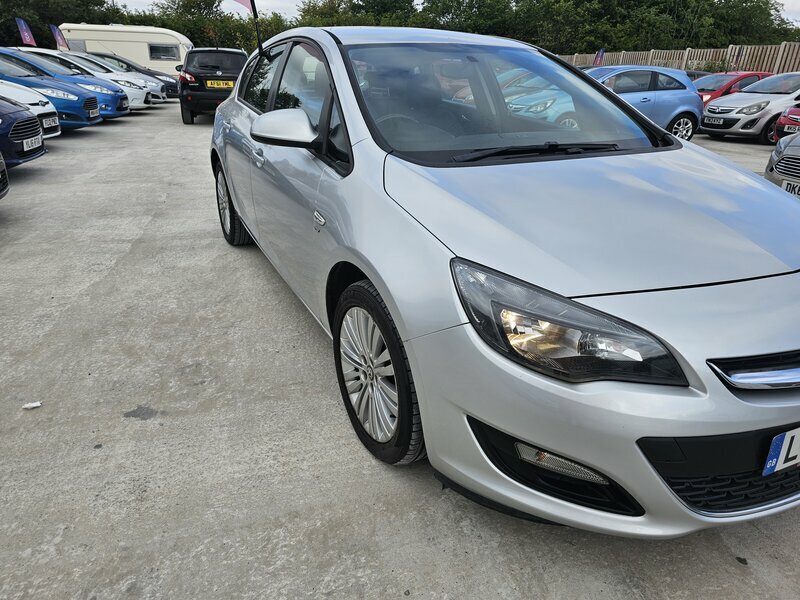 Vauxhall Astra 1.4-Astra-energy-5dr Silver