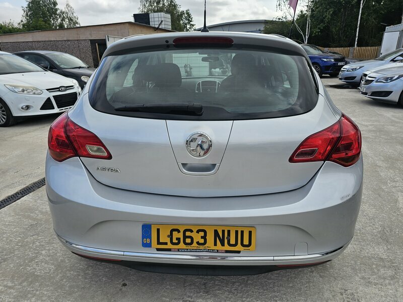 Vauxhall Astra 1.4-Astra-energy-5dr Silver #4
